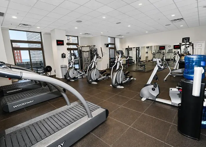 18th Floor 2br Grant Park With Balcony, Gym Chicago