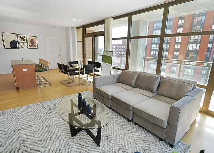 18th Floor 2br Grant Park With Balcony, Gym * Chicago