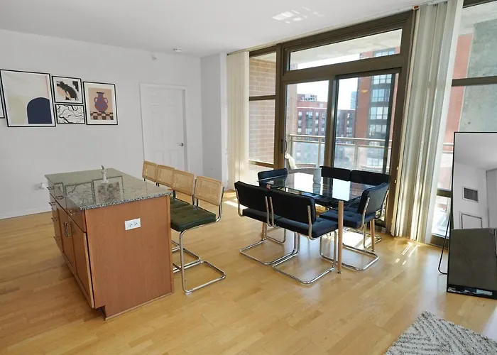 18th Floor 2br Grant Park With Balcony, Gym * Chicago