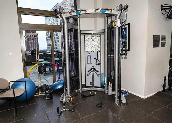 18th Floor 2br Grant Park With Balcony, Gym * Chicago