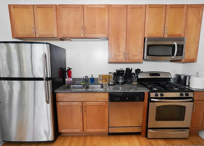 18th Floor 2br Grant Park With Balcony, Gym Chicago